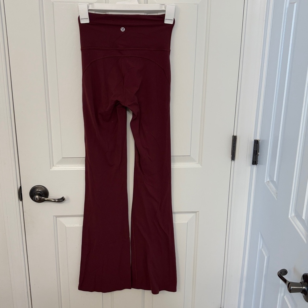 Lululemon Groove Super-High-Rise Flared Pant *Nulu in
Red Merlot - Picture 4 of 6
